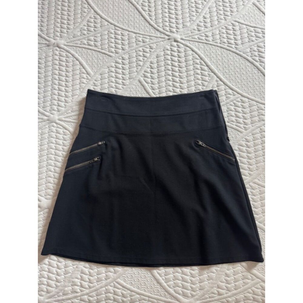 Athleta Mini Tennis Skirt, Black, size 4
